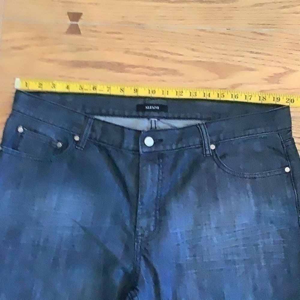 JEANS - Picture 3 of 4